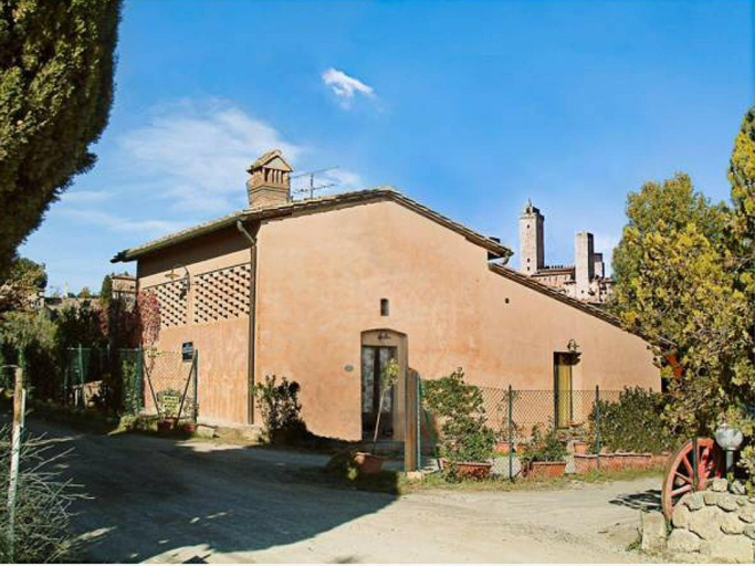 Exterior & Views 2, B&B Il Fienile, Siena