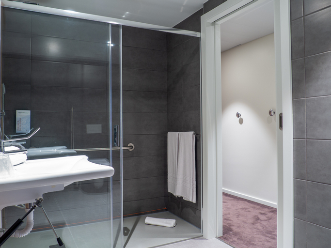 Bathroom 20