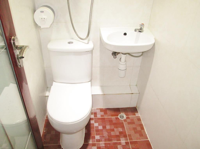 Bathroom 4, Reliance House Tower C, Kowloon