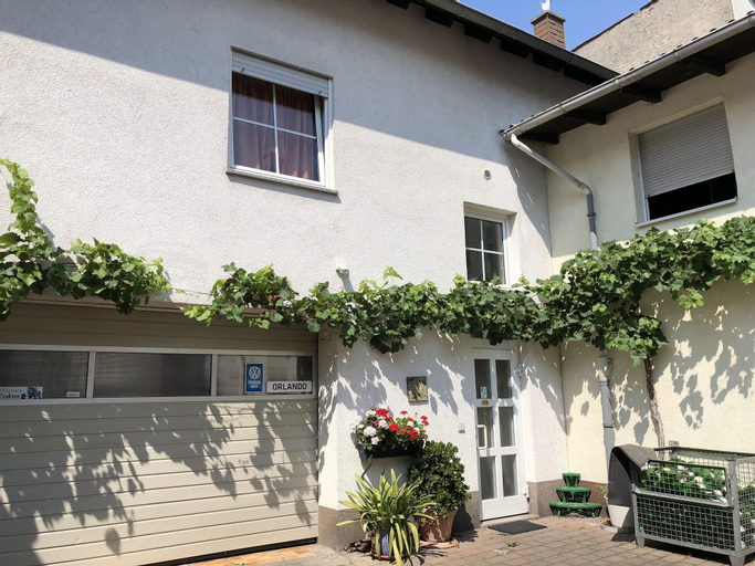 Exterior & Views 7