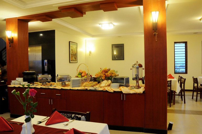 Food & Drinks 5, V N E Hotel, Phnom Penh