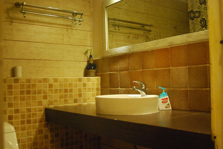 Bathroom 4, Greenspaces Munnar Cottage, Idukki