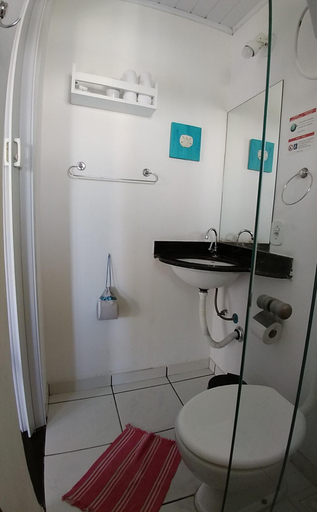 Bathroom 4, As Palmeiras Pousada, Armação dos Búzios