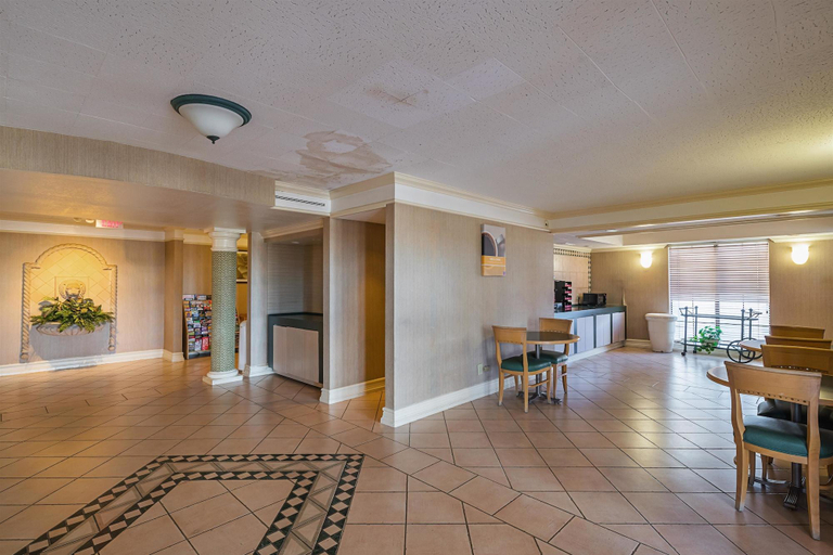 Public Area 2, Motel 6 Grand Prairie, TX - Interstate 30, Dallas