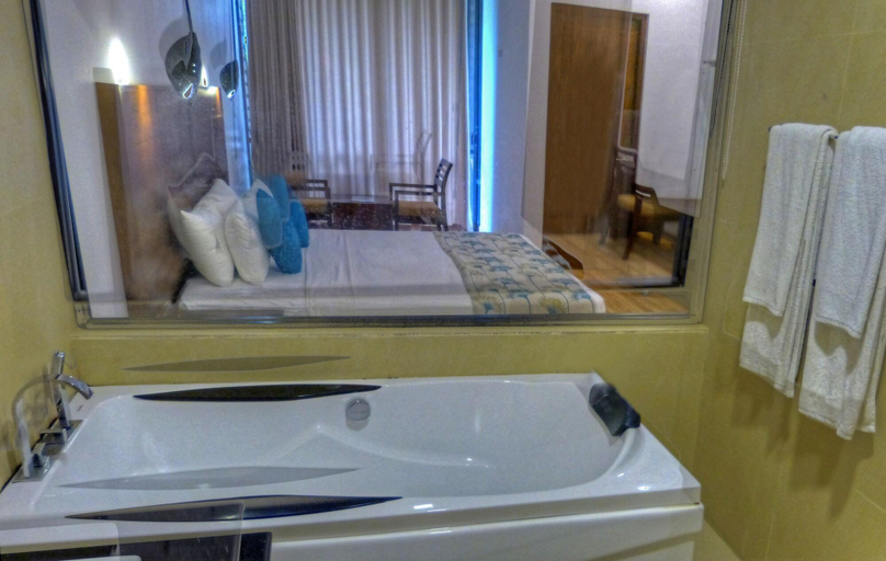 Bathroom 5, The Rain Tree Hotel, Thissamaharama