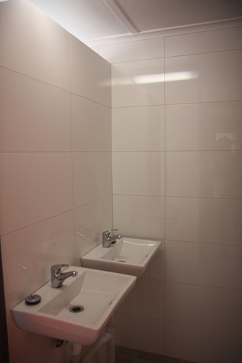 Bathroom 4, Haus Accommodation, Perth