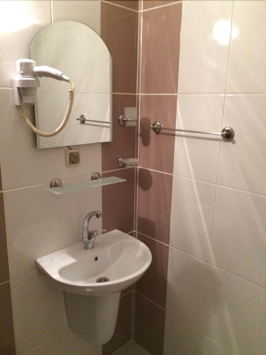 Bathroom 5, Paradise Lost Hotel, Merkez