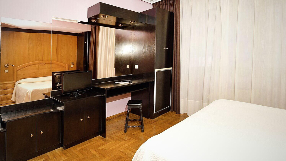 Bedroom 4, Hotel El Molinon, Asturias