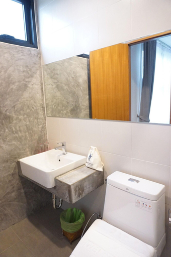 Bathroom 4, Raenong Boutique Hotel, Muang Ranong