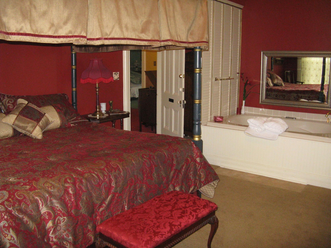Bedroom 3, Riverview Mansion, Massac