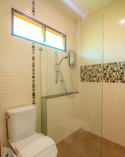 Bathroom 4, Baan Pondchanok Hotel, Hang Dong