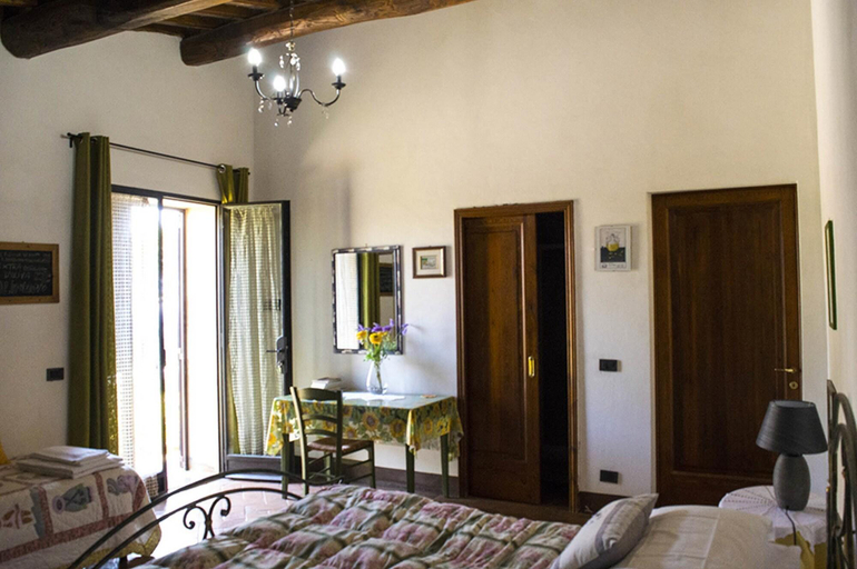 Bedroom 3, B&B Il Fienile, Siena