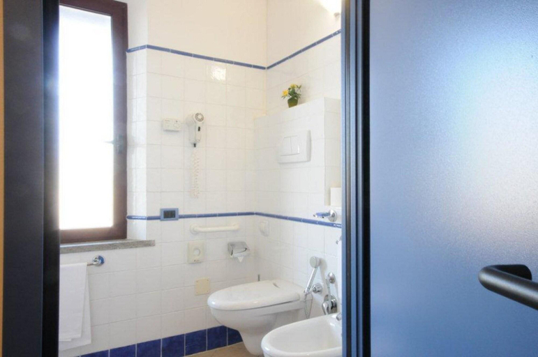 Bathroom 4, Hotel 1000 Miglia, Siena