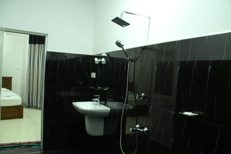 Bathroom 5, Randiya Sea View Hotel, Weligama