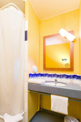 Bathroom 4, Hôtel Altica La Teste Sud, Gironde