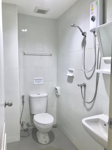 Bathroom 4, Nana Best Inn, Wattana