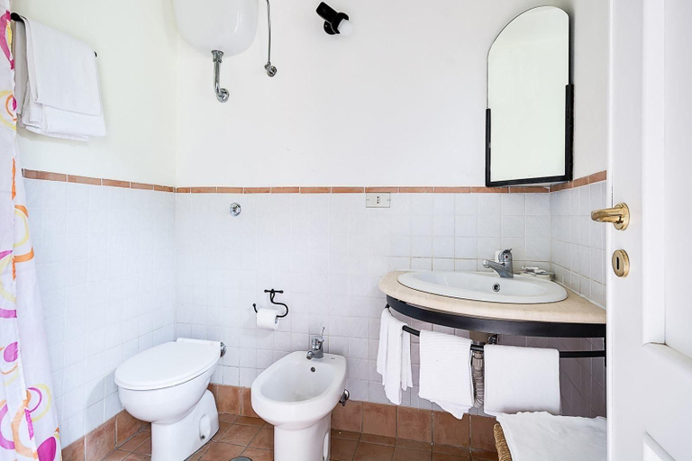 Bathroom 4, Azienda Agrituristica Le Puzelle, Crotone