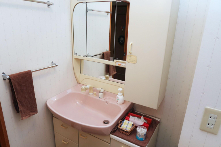 Bathroom 5, Otaru Ekimae Guest House Ito - Hostel, Otaru