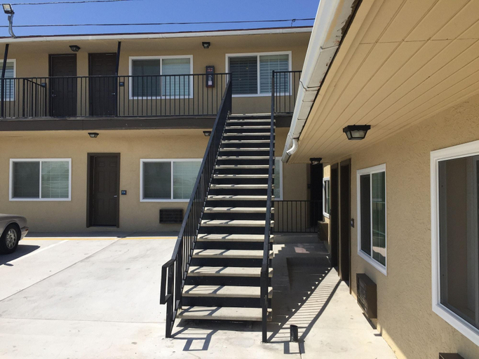 Public Area 2, Ace Budget Motel, San Diego