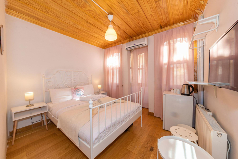 Bedroom 1, La Bella Hotel, Beyoğlu