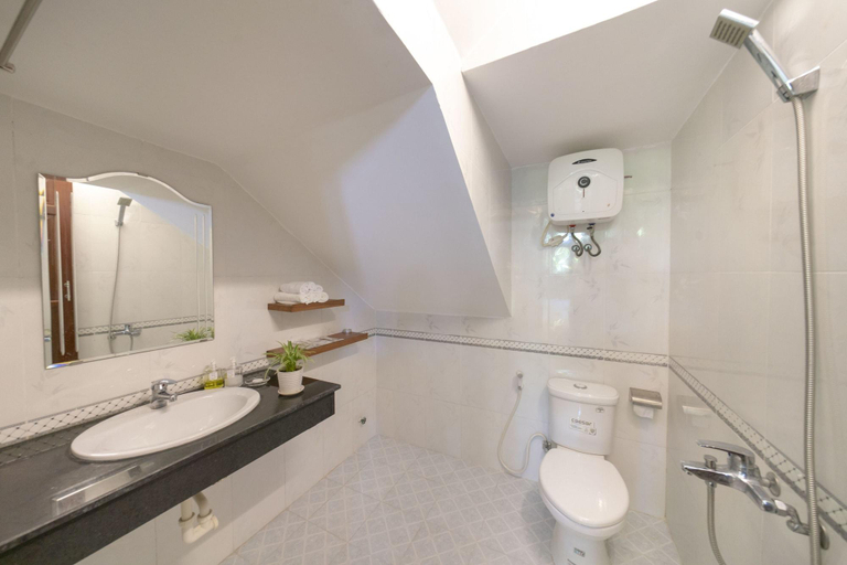 Bathroom 3, Green Garden Hoi An Villa, Da Nang