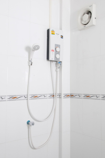Bathroom 4, Surin Beach Rooms, Pulau Phuket