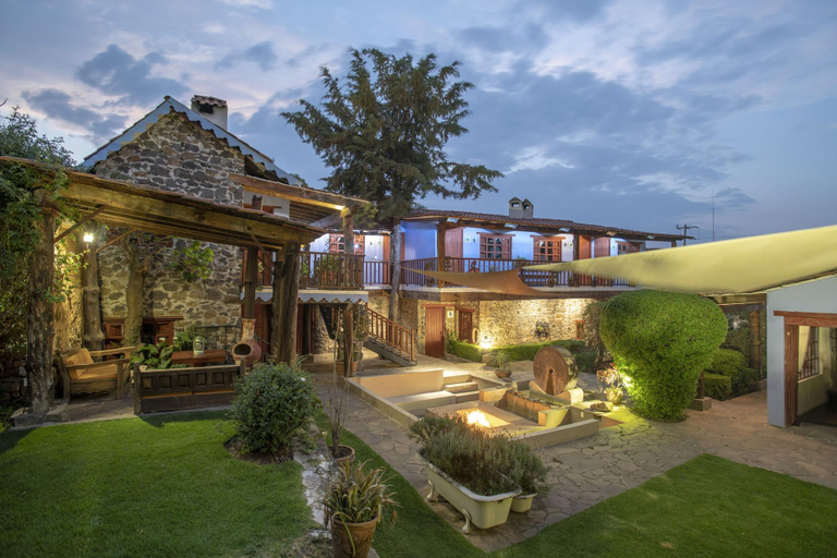 Exterior & Views