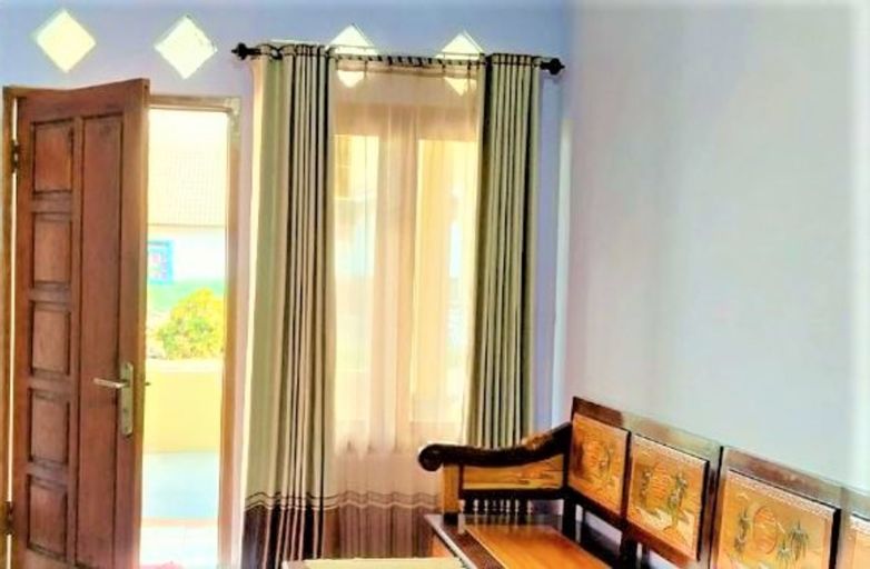 Exterior & Views 4, Feni Homestay, Probolinggo