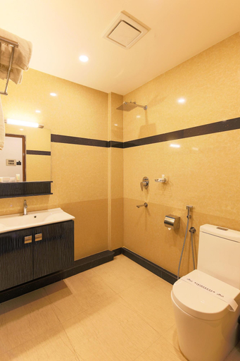 Bathroom 4, Treebo Tryst Palmyra Grand Suite, Alappuzha