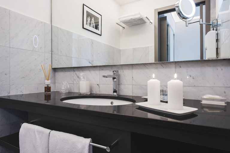 Bathroom 4, Mascherino Suites, Rome