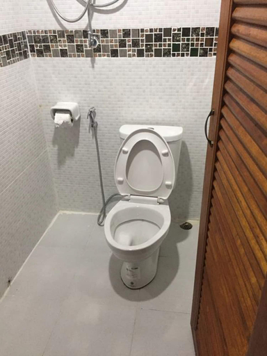 Bathroom 4, Phi Phi Viva Guesthouse, Mueang Krabi