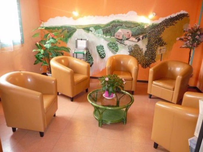 Public Area 2, Hôtel du Haut Marais, Eure