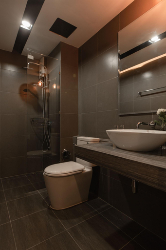 Bathroom 4, The Brown Hotel, Mueang Krabi