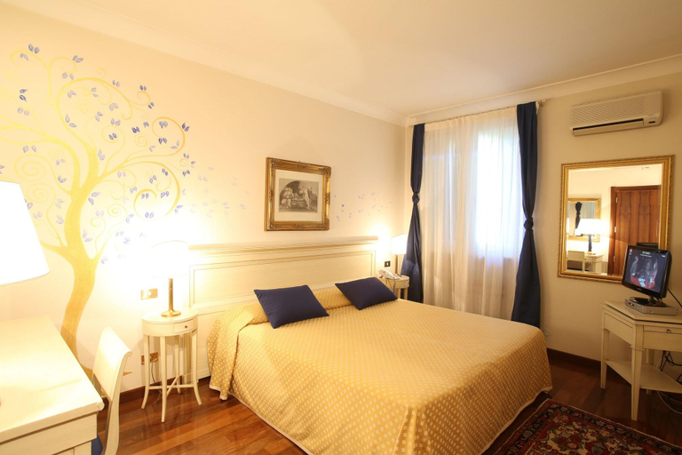 Bedroom 3, Le Muse Hotel, Verona