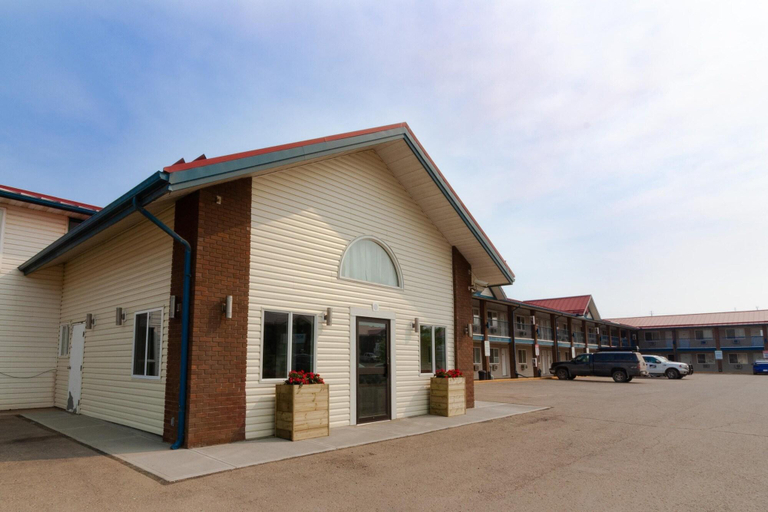 Exterior & Views 2, Rusty's BCMInns Fort McMurray, Division No. 16