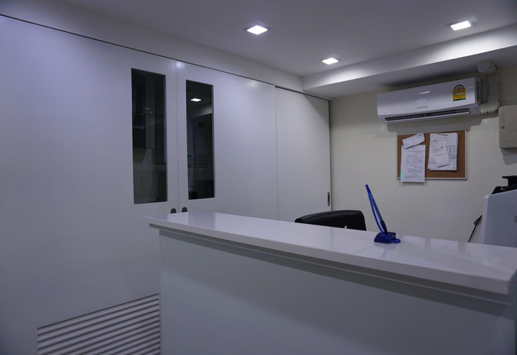 Bathroom 4, Nana Best Inn, Wattana