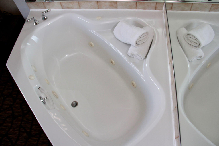Bathroom, Victoria Motor Inn, Niagara