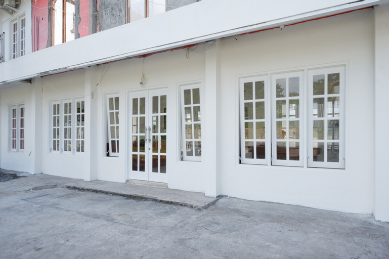 RedDoorz Plus near UMS Solo, Solo