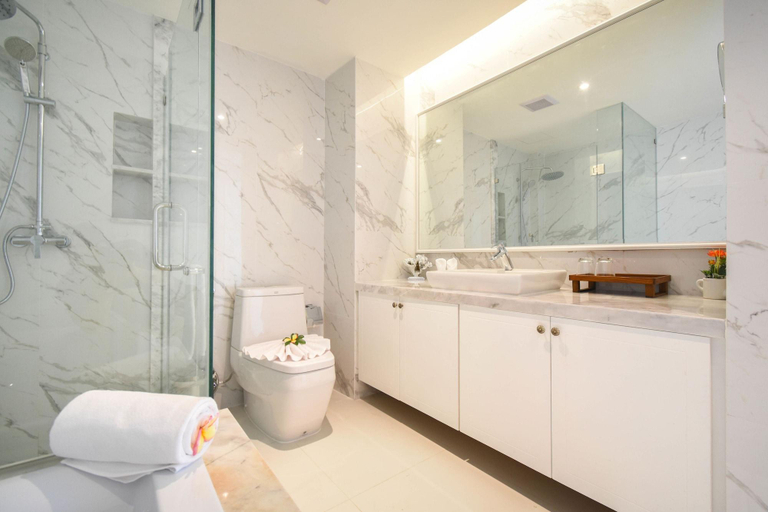 Bathroom 5, The Aristo Sea View Patong, Phuket Island