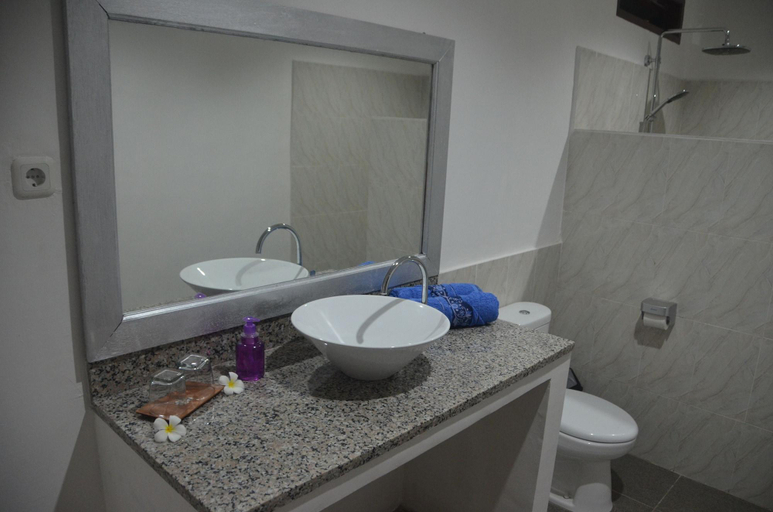 Bathroom 4, Amigos Bungalows, Lombok