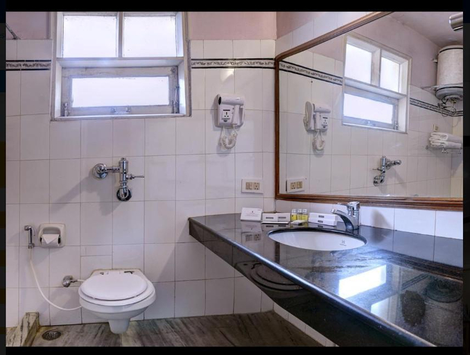 Bathroom, Summit Le Royale Hotel, Shimla