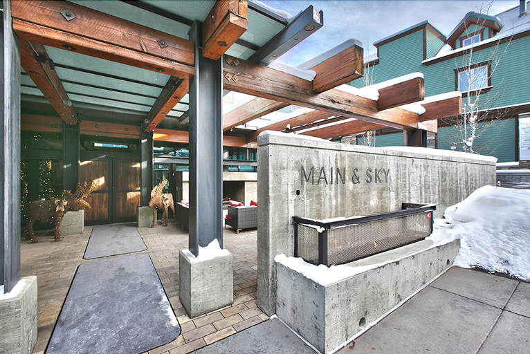 Public Area 4, Main & SKY, Summit