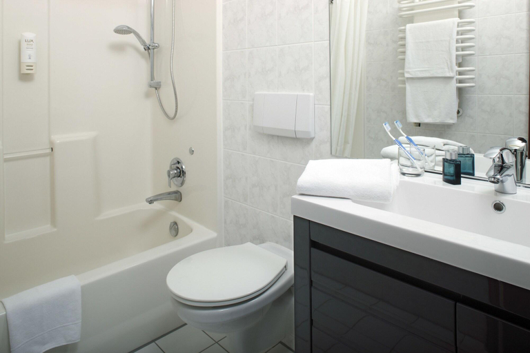 Bathroom 4, KomfortHotel Grossbeeren - Stadt-Gut-Hotel, Teltow-Fläming