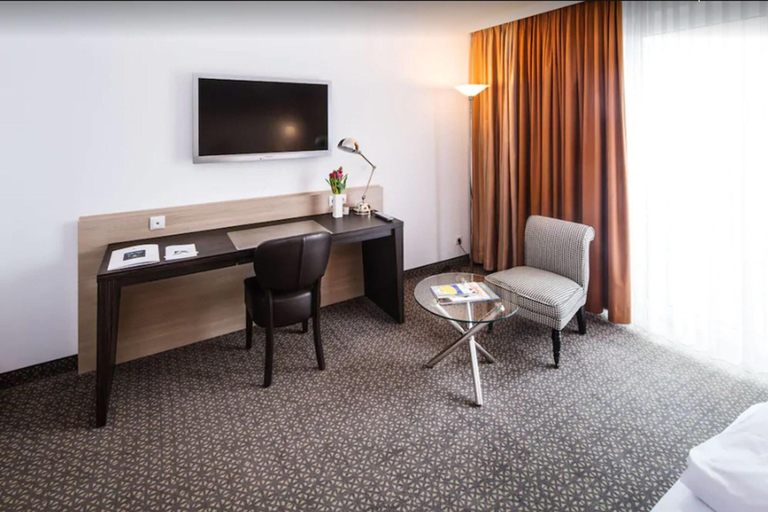 Bedroom 3, Hotel Plaza, Duisburg