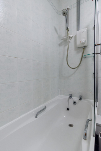 Bathroom 5, Penrhos Park, Ceredigion