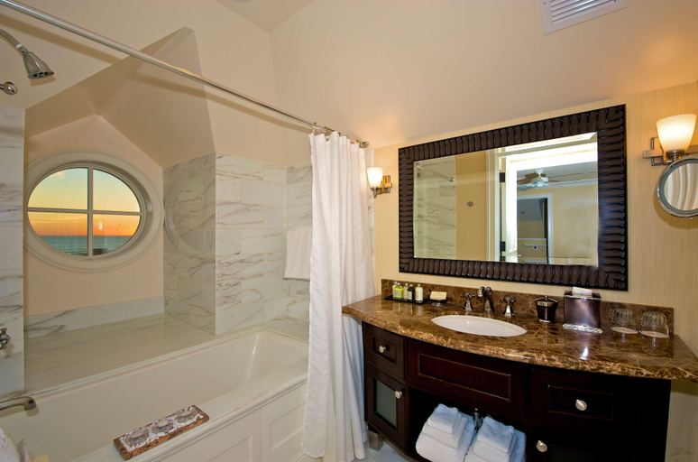 Bathroom 5, Beach Village at The Del, Curio Collection, San Diego