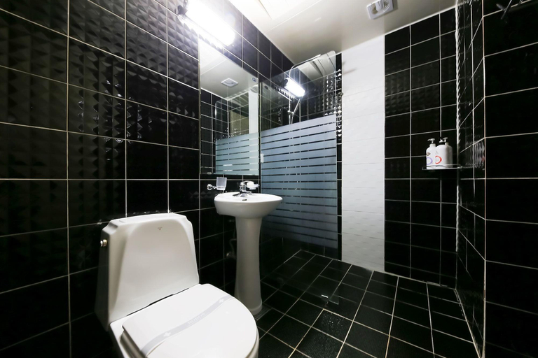 Bathroom, Hotel BOBOS, Daedeok