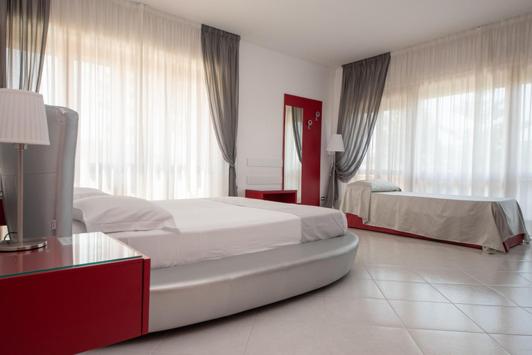 Bedroom 4, B & B Resort La Magnolia, Rome