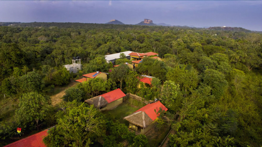Public Area, Niyagala Lodge, Dambulla