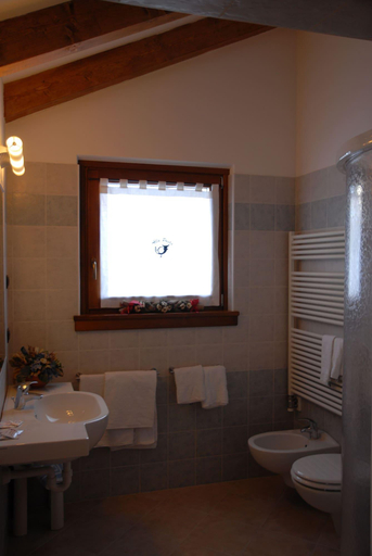 Bathroom 4, Albergo Alla Posta, Trento